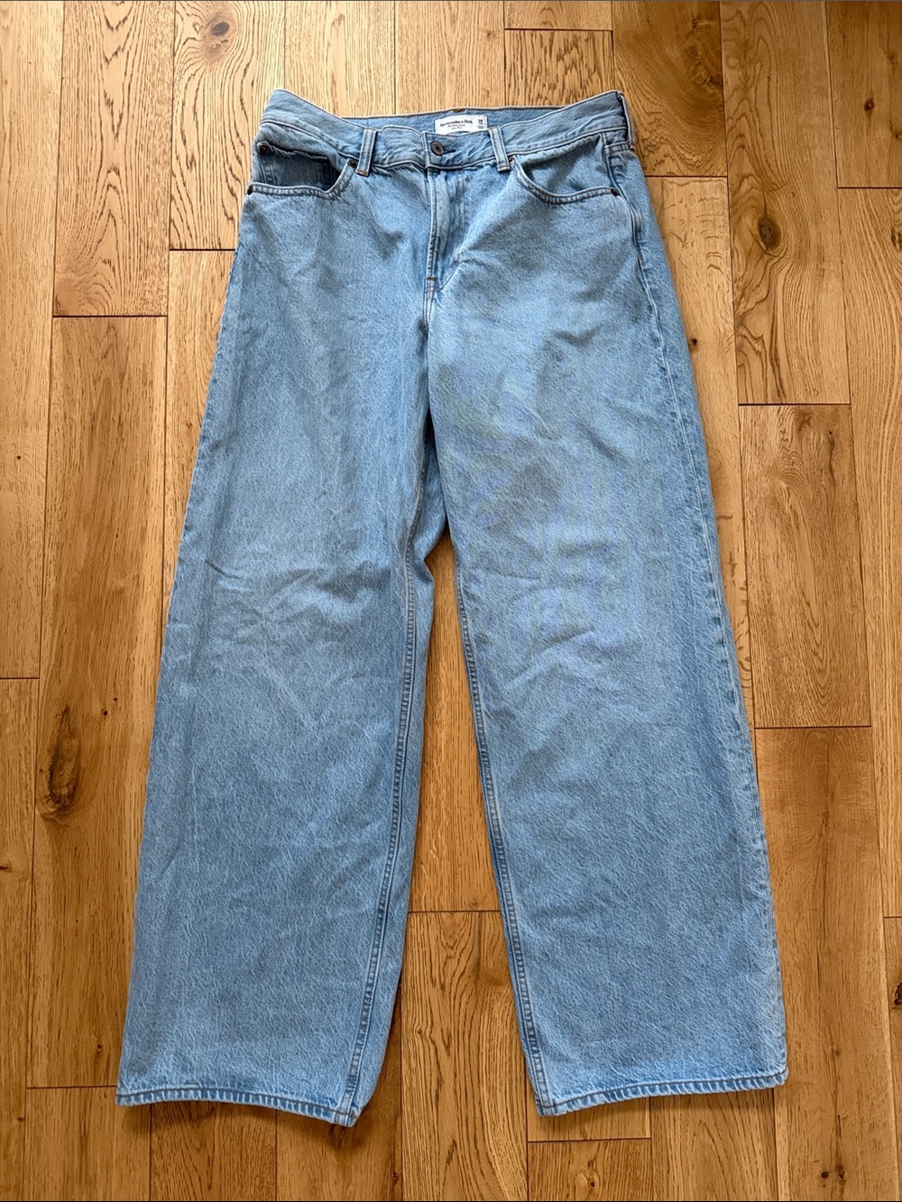 Abercrombie & Fitch Light the ultra loose Low Rise Jeans 28 long